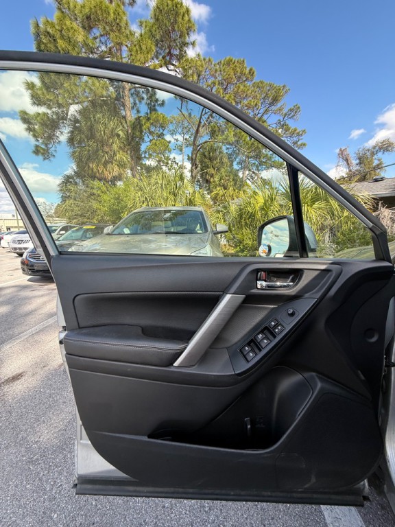 2015 Subaru Forester Image 8