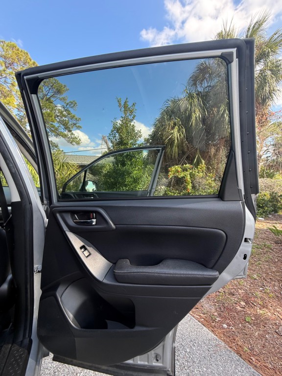 2015 Subaru Forester Image 15