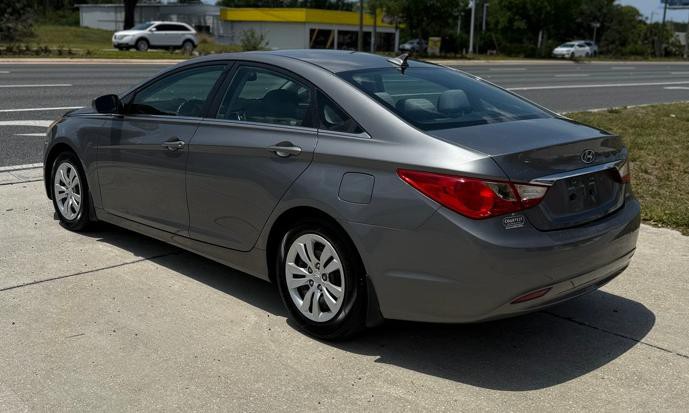 2011 Hyundai Sonata Image 3