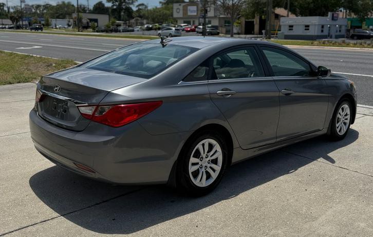 2011 Hyundai Sonata Image 4