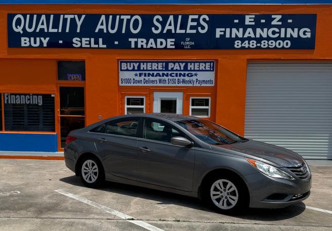 2011 Hyundai Sonata Image 2