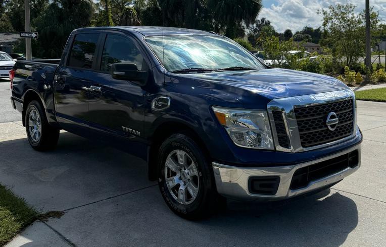 2017 Nissan Titan Image 4