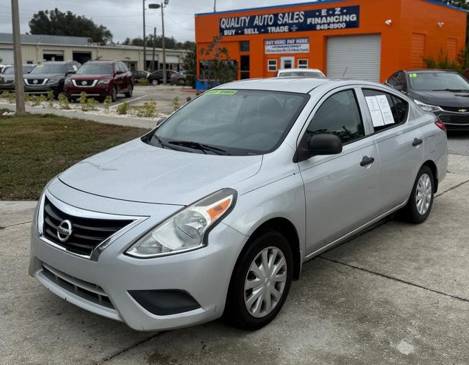 2015 Nissan Versa Image 2