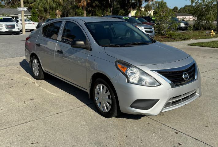 2015 Nissan Versa Image 6
