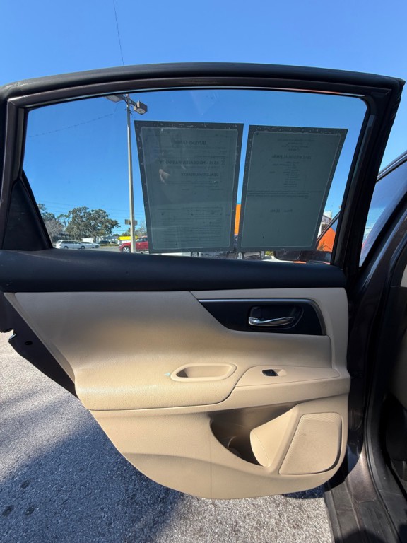 2015 Nissan Altima Image 10