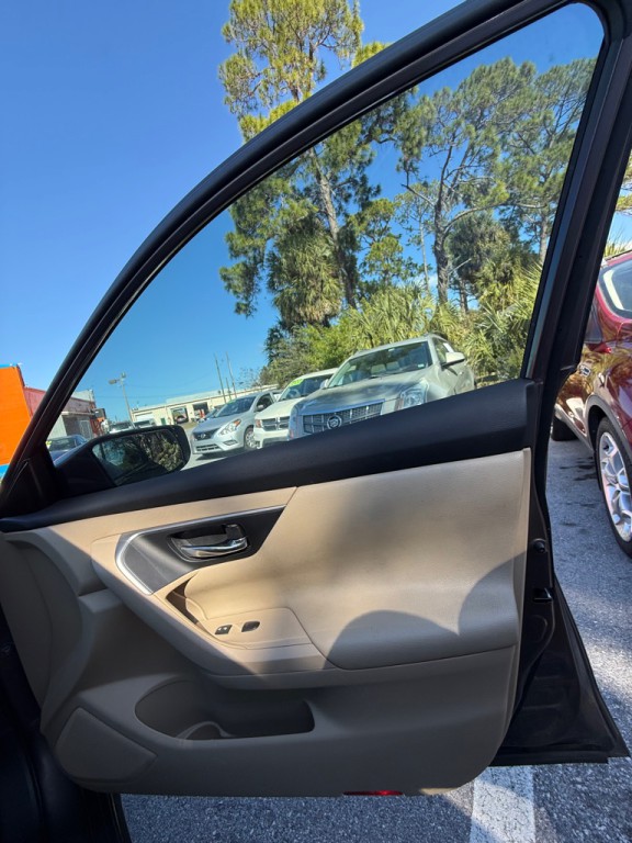 2015 Nissan Altima Image 12