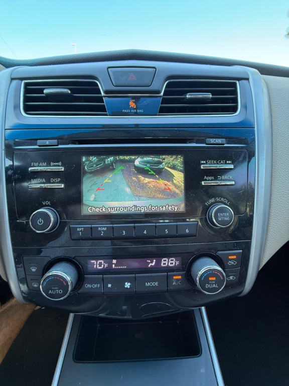 2015 Nissan Altima Image 15