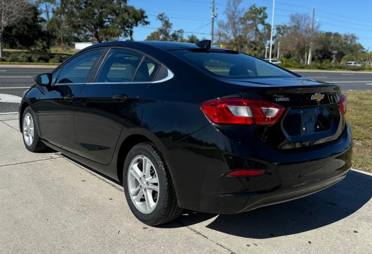 2018 Chevrolet Cruze Image 3