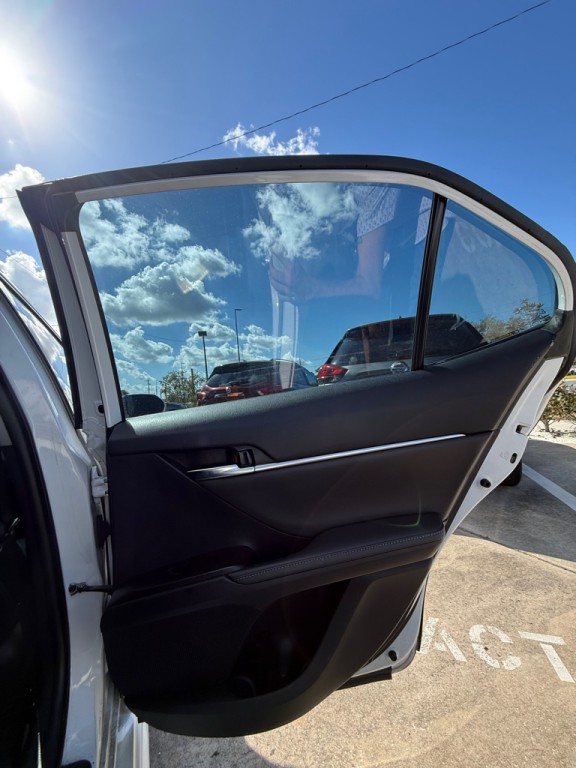 2021 Toyota Camry Image 14