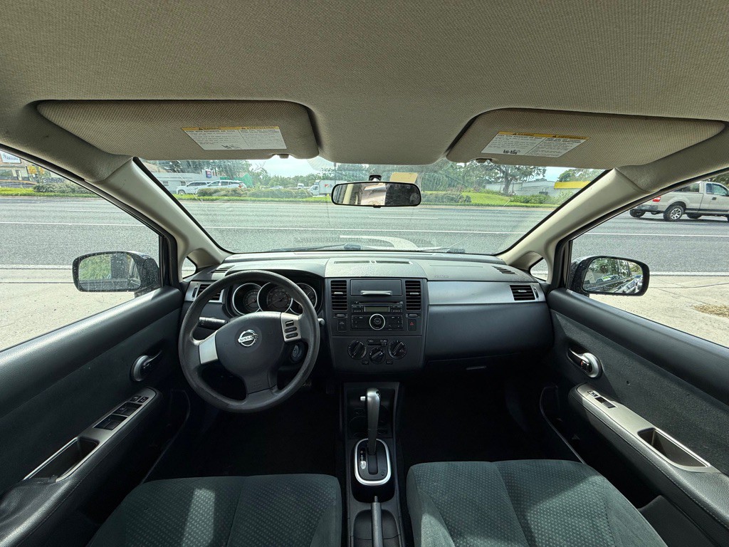 2010 Nissan Versa Image 5