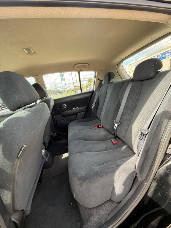 2010 Nissan Versa Image 6
