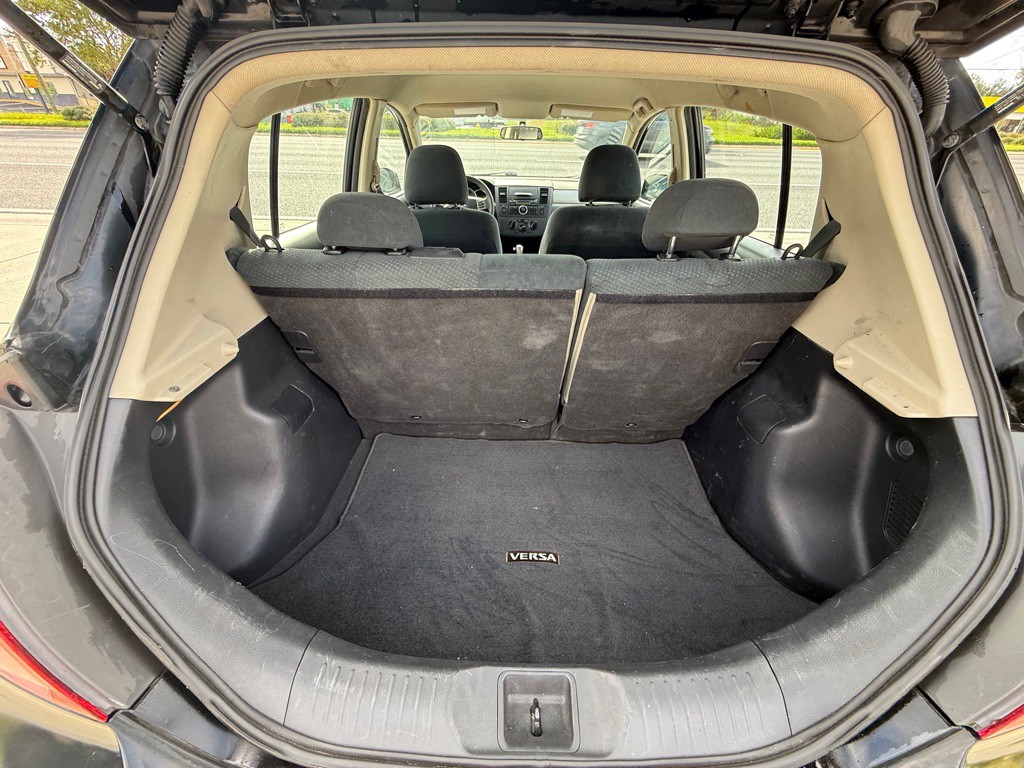 2010 Nissan Versa Image 7