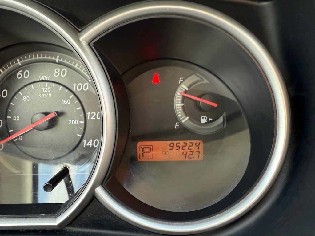 2010 Nissan Versa Image 8