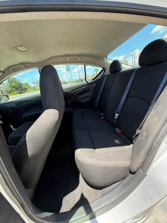 2016 Nissan Versa Image 7