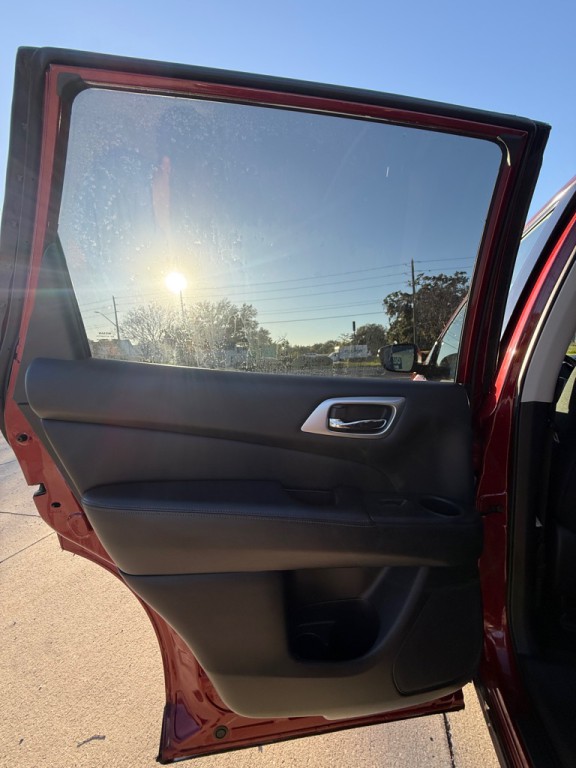 2018 Nissan Pathfinder Image 9