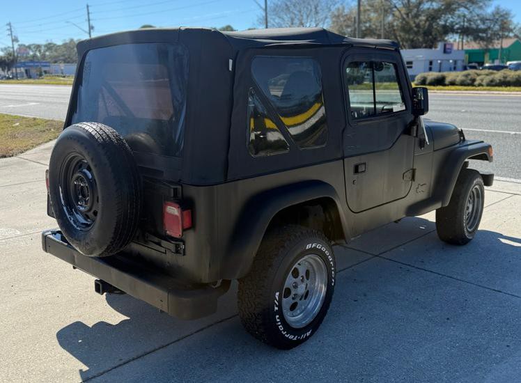 1998 Jeep Wrangler Image 4