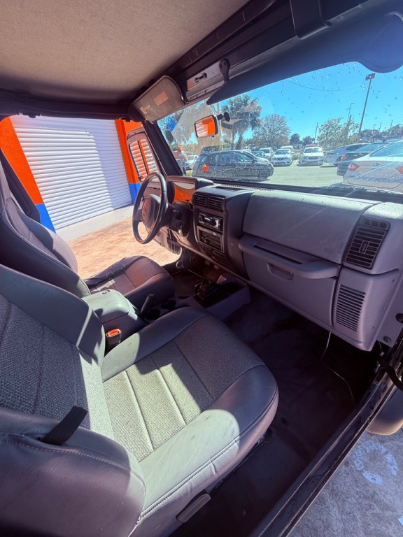1998 Jeep Wrangler Image 10
