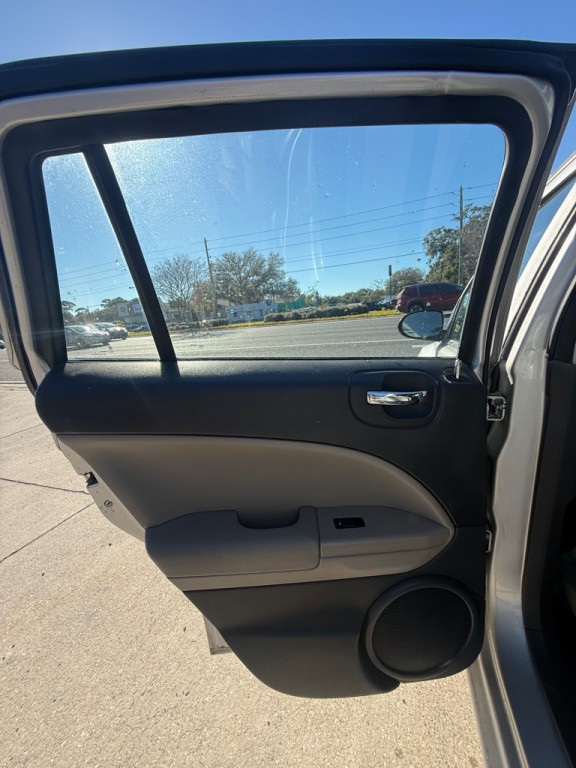 2012 Dodge Caliber Image 10