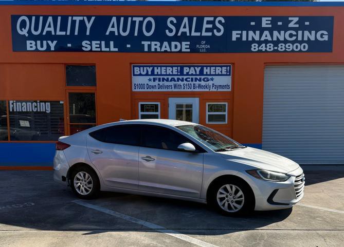 2017 Hyundai Elantra Image 1