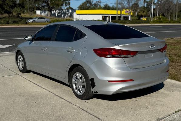 2017 Hyundai Elantra Image 3