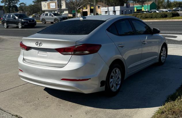 2017 Hyundai Elantra Image 4