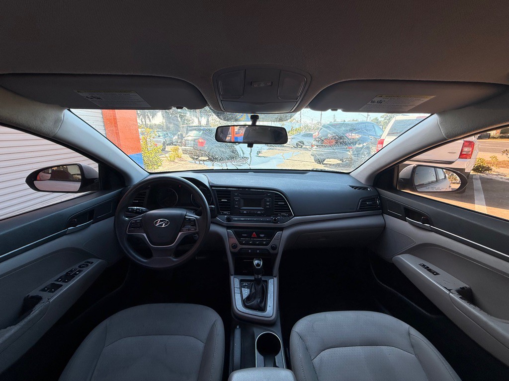 2017 Hyundai Elantra Image 6