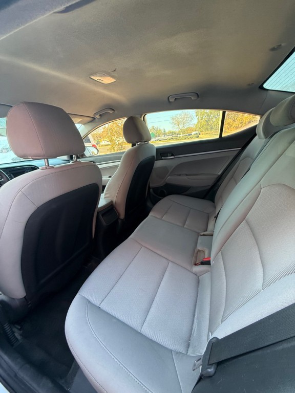 2017 Hyundai Elantra Image 7