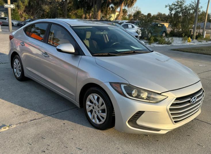 2017 Hyundai Elantra Image 5