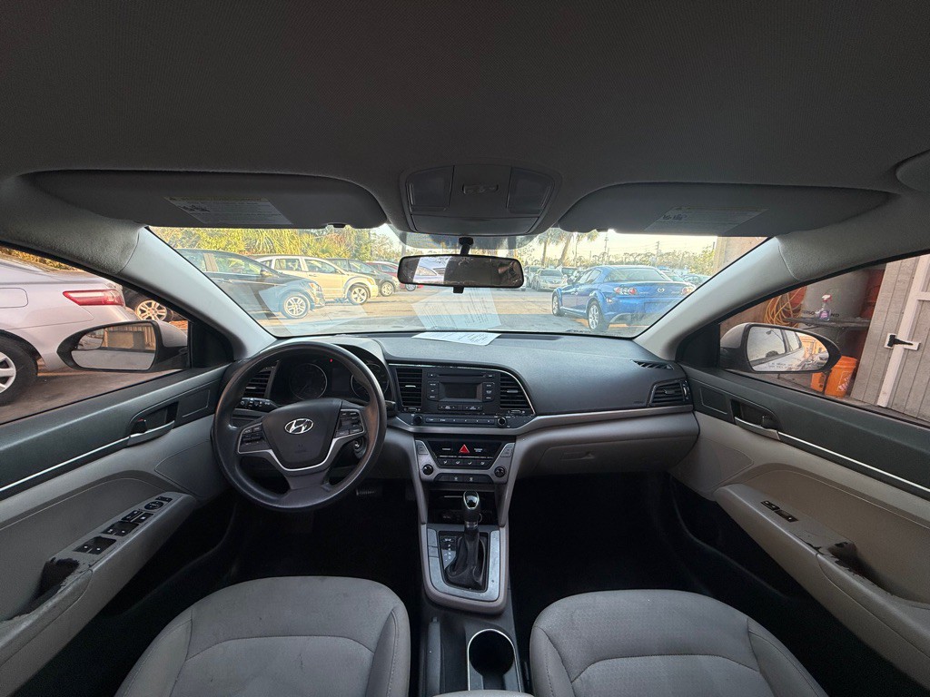 2017 Hyundai Elantra Image 6
