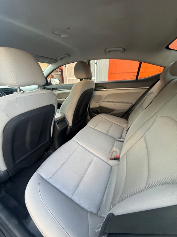 2017 Hyundai Elantra Image 7