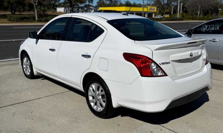 2019 Nissan Versa Image 3