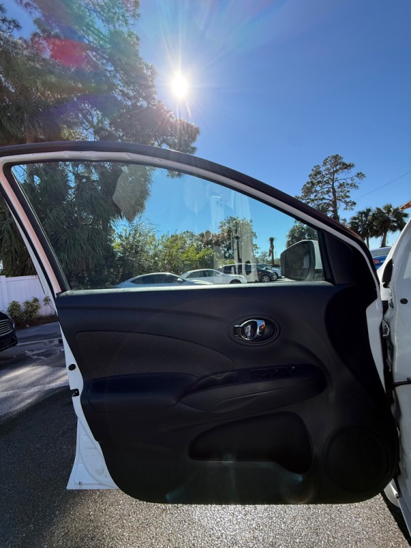 2019 Nissan Versa Image 8