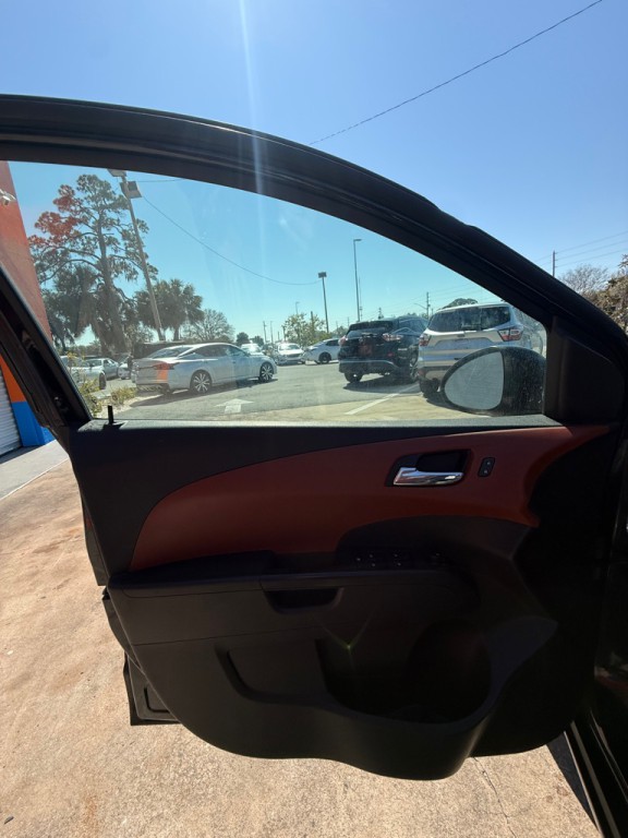 2015 Chevrolet Sonic Image 8