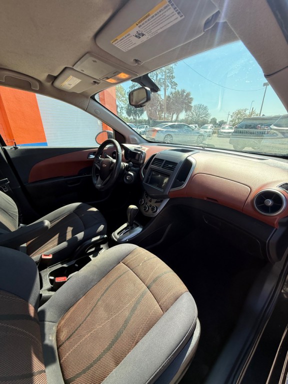 2015 Chevrolet Sonic Image 10