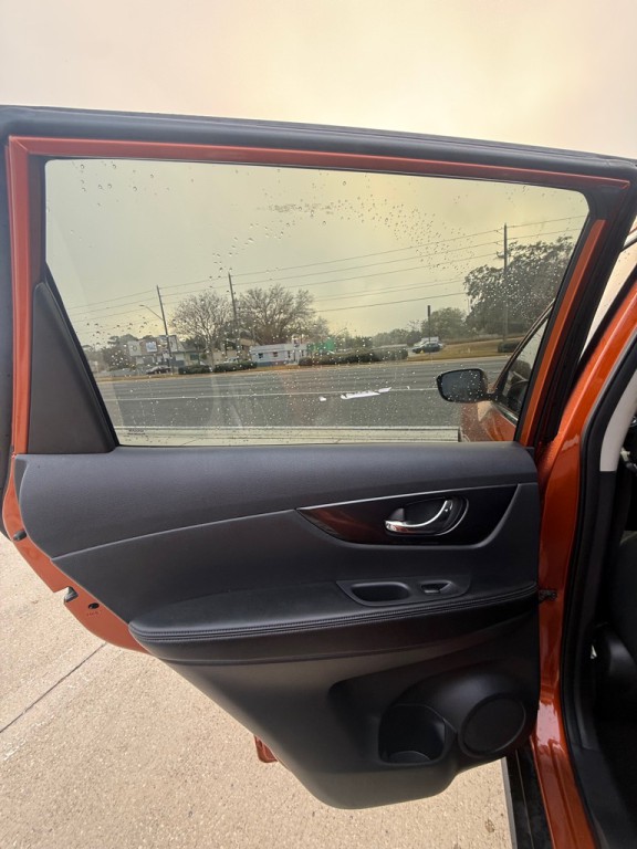 2018 Nissan Rogue Image 9