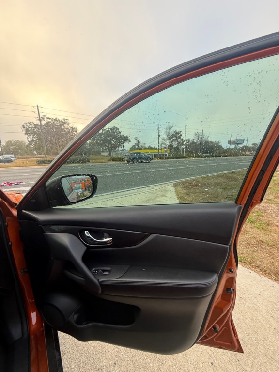 2018 Nissan Rogue Image 11
