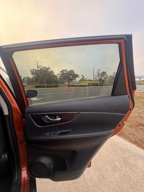 2018 Nissan Rogue Image 13