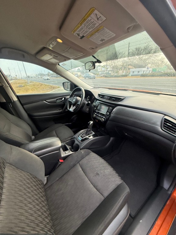 2018 Nissan Rogue Image 11