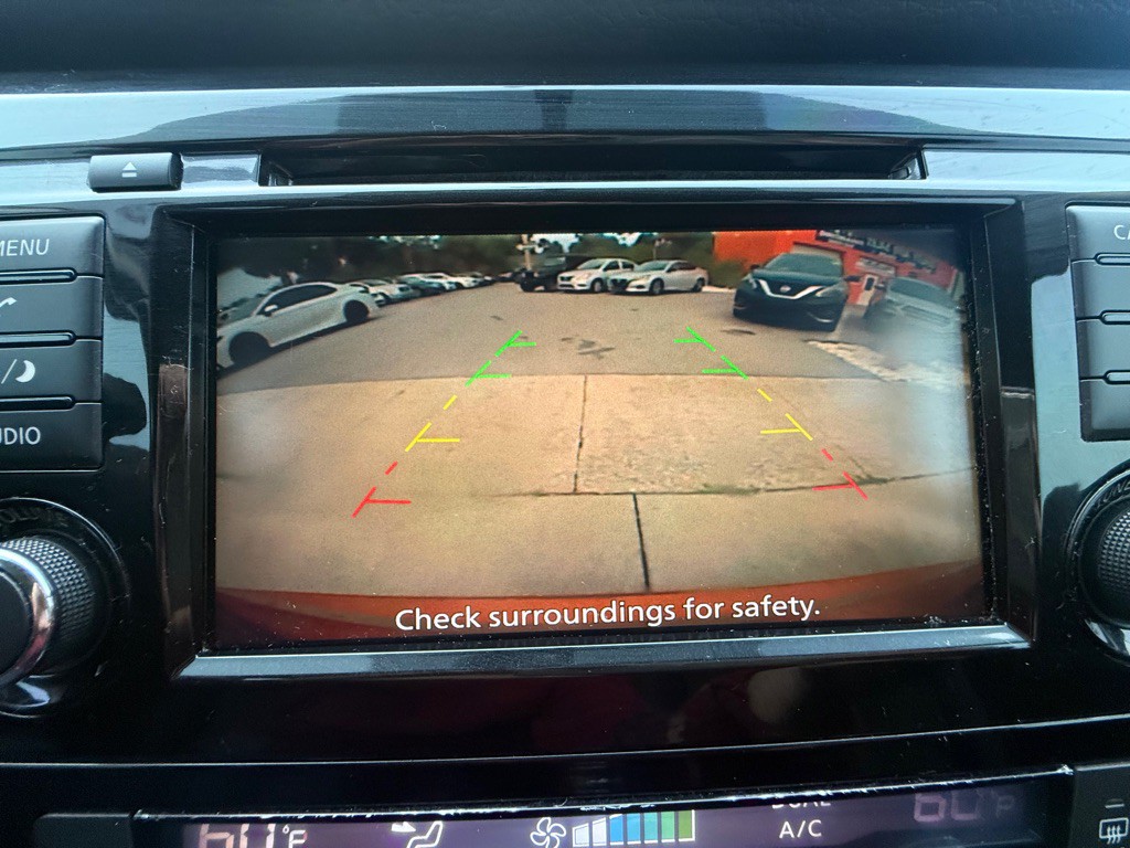 2018 Nissan Rogue Image 16