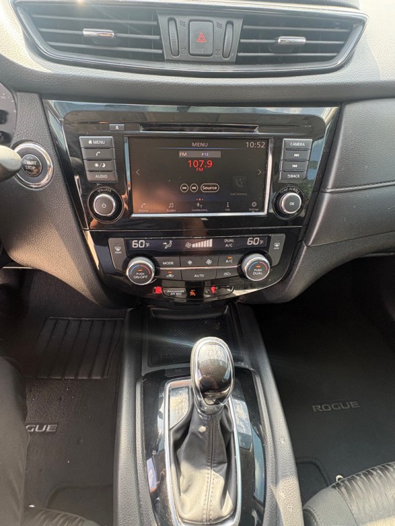 2018 Nissan Rogue Image 18