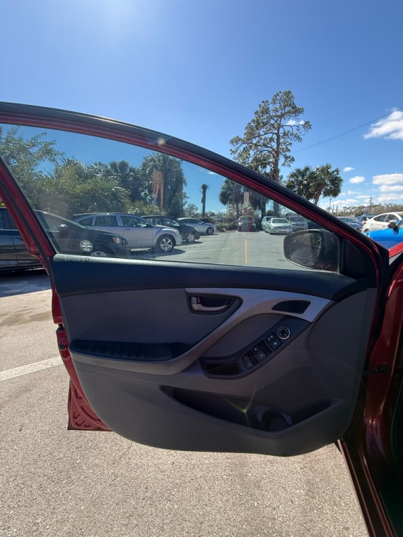 2016 Hyundai Elantra Image 8