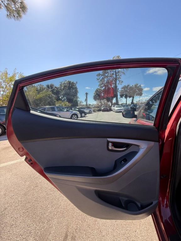 2016 Hyundai Elantra Image 10