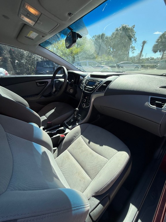 2016 Hyundai Elantra Image 11