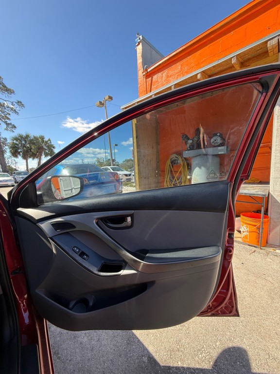 2016 Hyundai Elantra Image 12