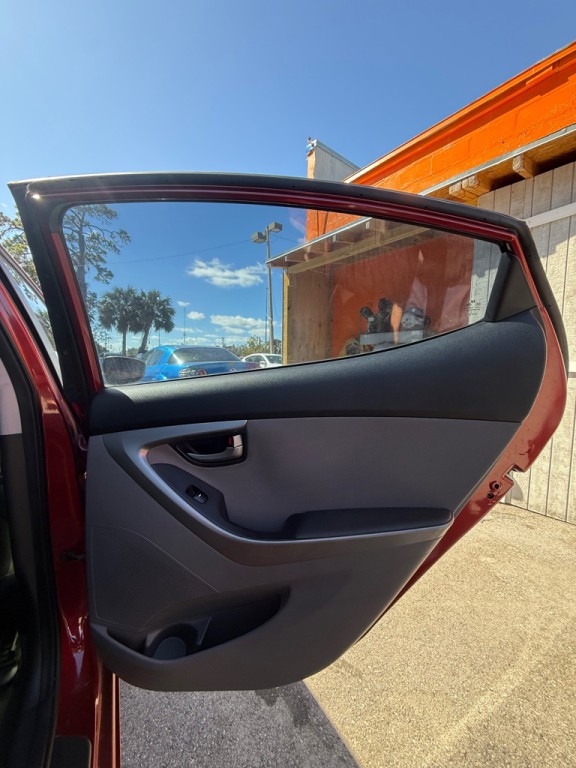 2016 Hyundai Elantra Image 14