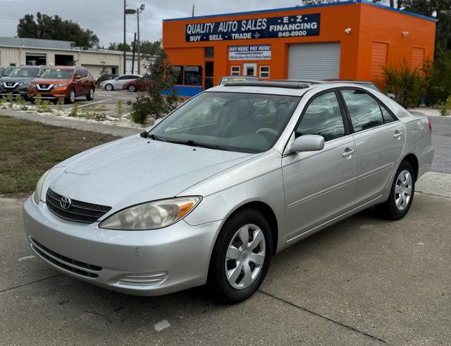 2004 Toyota Camry Image 2