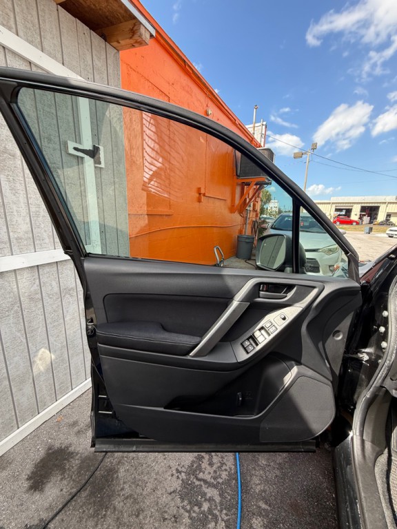 2015 Subaru Forester Image 8