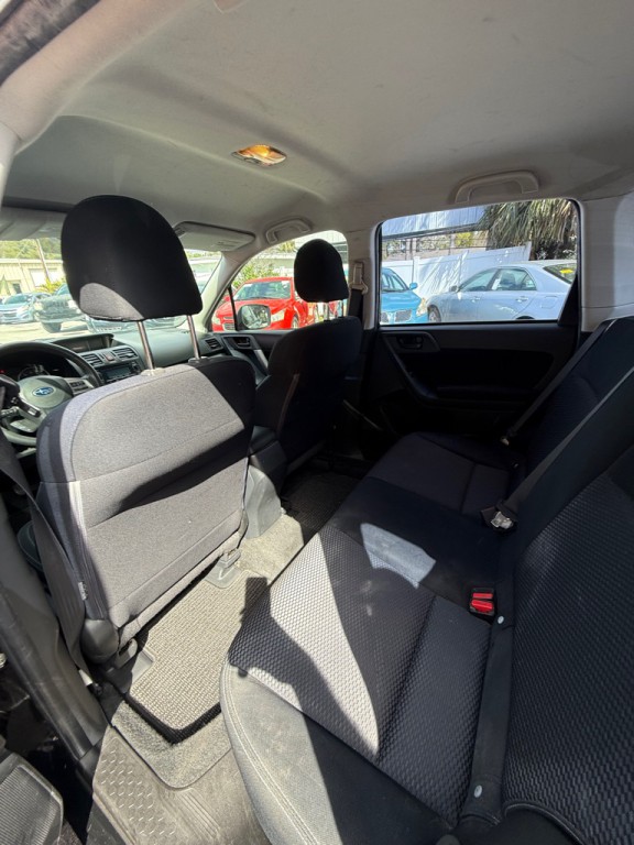 2015 Subaru Forester Image 9