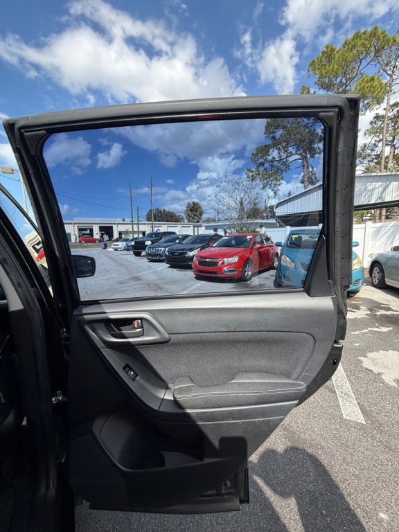 2015 Subaru Forester Image 15