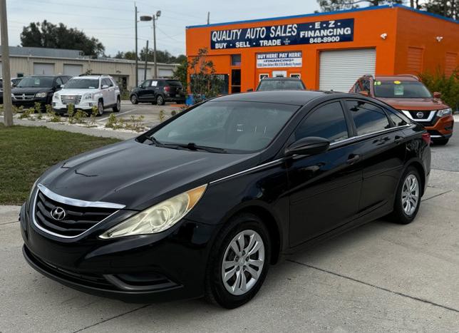 2011 Hyundai Sonata Image 2